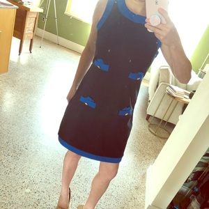 Cute blue & black pocket detail dress!